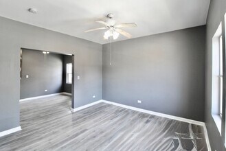 2457 W 47th Pl in Chicago, IL - Building Photo - Building Photo