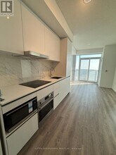 8 Interchange Wy in Vaughan, ON - Building Photo - Building Photo