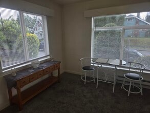 R and B Properties in Bremerton, WA - Building Photo - Building Photo