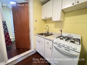 89 S Main St in Hartford, VT - Building Photo - Building Photo