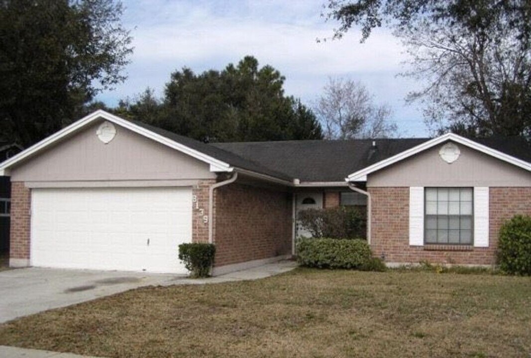 8139 Justin Rd N in Jacksonville, FL - Building Photo