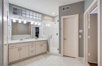 6205 Dell St in Houston, TX - Building Photo - Building Photo