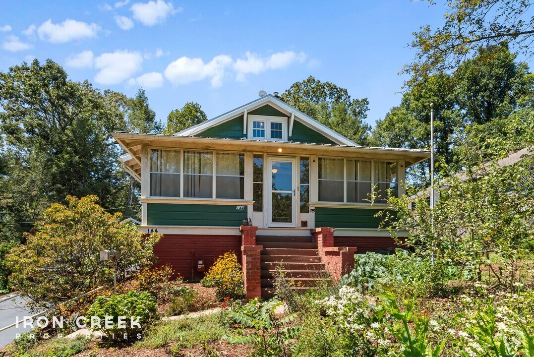 144 Chatham Rd in Asheville, NC - Building Photo