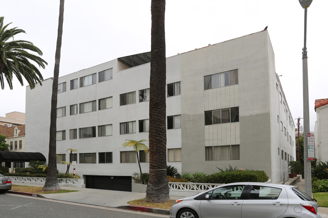 Palm Plaza Apartments in Beverly Hills, CA - Building Photo