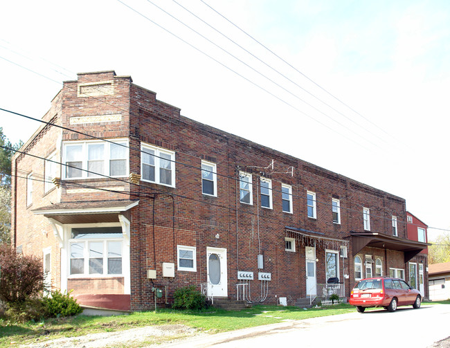 Mueller Street Apartments in Gibsonia, PA - Building Photo - Building Photo