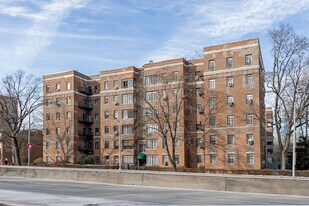 3001 Henry Hudson Pky in Bronx, NY - Building Photo