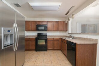 3727 Fringe Breeze in San Antonio, TX - Building Photo - Building Photo