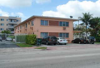 1936 Normandy Dr in Miami Beach, FL - Building Photo - Building Photo