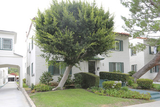 226 S Tower Dr in Beverly Hills, CA - Building Photo - Primary Photo