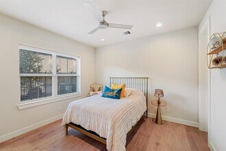 5209 Allen St in Houston, TX - Building Photo - Building Photo