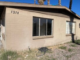 1318 Rexford Pl, Unit A in Las Vegas, NV - Building Photo