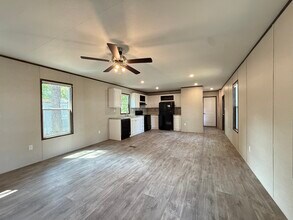 127 Peggy St in Conroe, TX - Building Photo - Building Photo