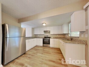 4930 44th Ave N in St. Petersburg, FL - Building Photo - Building Photo