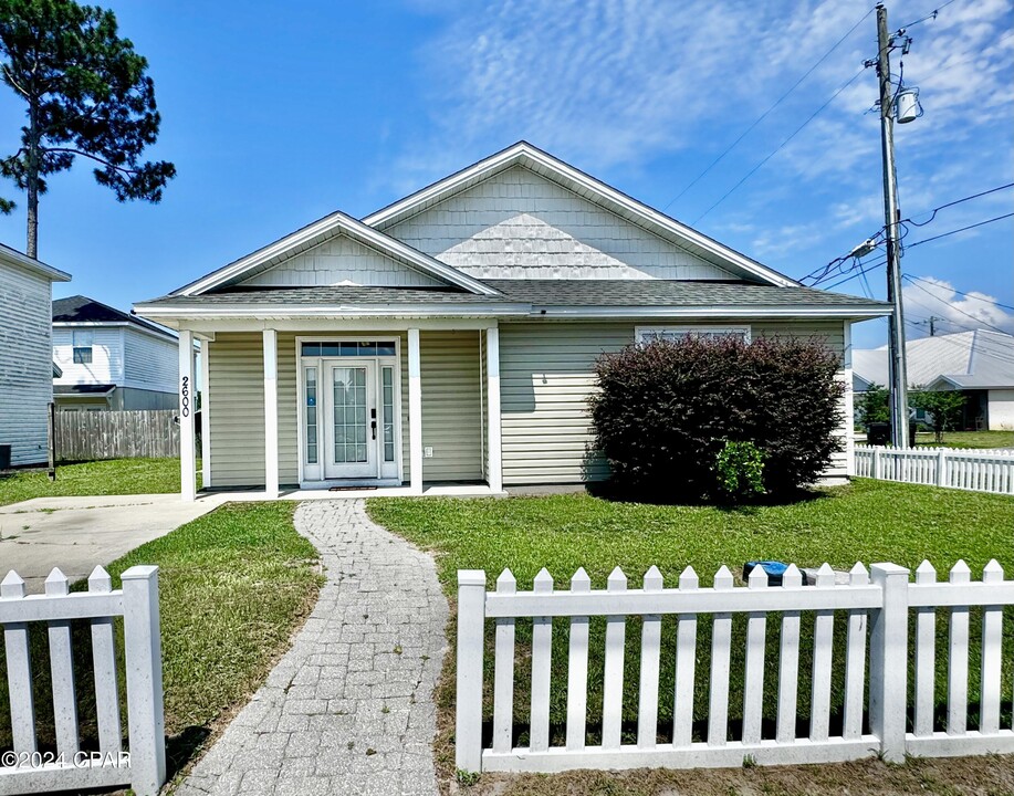 2600 Avondale Ct in Panama City, FL - Building Photo