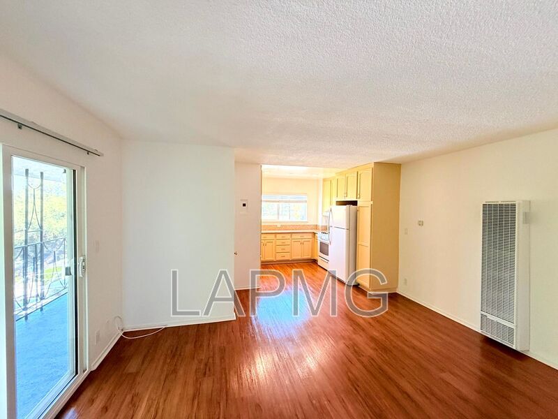 2707 Pomeroy Ave in Los Angeles, CA - Foto de edificio