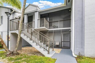 1211 S Independence Dr in Homestead, FL - Building Photo