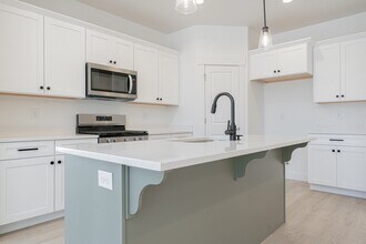 732 Banner Dr in Saratoga Springs, UT - Building Photo - Building Photo