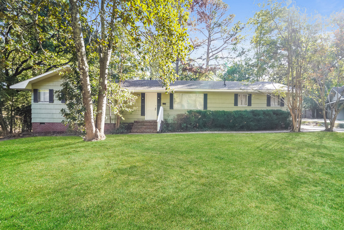 4158 Crestview Pl in Jackson, MS - Building Photo