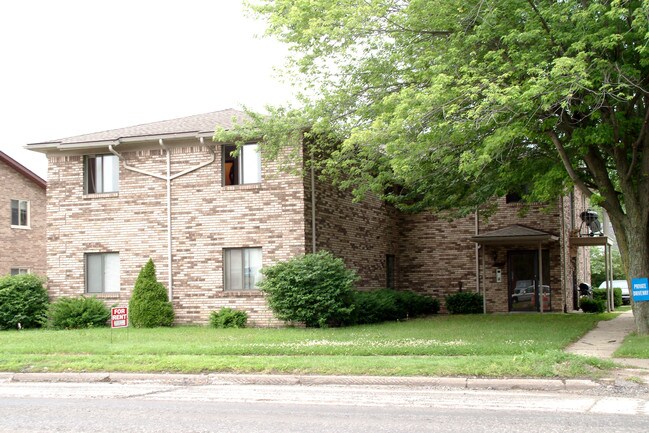 1341 Ford Ave in Wyandotte, MI - Foto de edificio - Building Photo