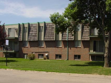 Fairway Apartments in Marshall, MN - Building Photo