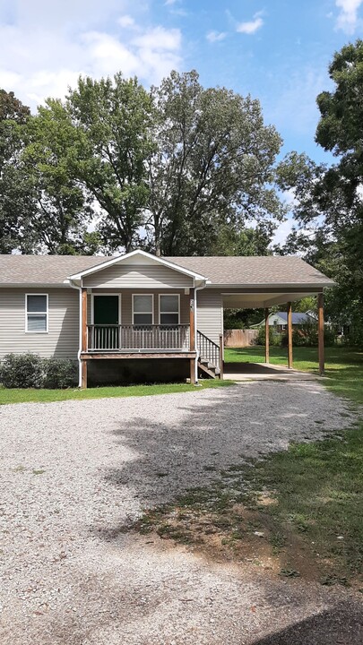 501 Garey Loop in Savannah, TN - Building Photo