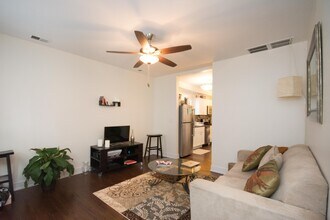 2253 N Janssen Ave in Chicago, IL - Building Photo - Building Photo