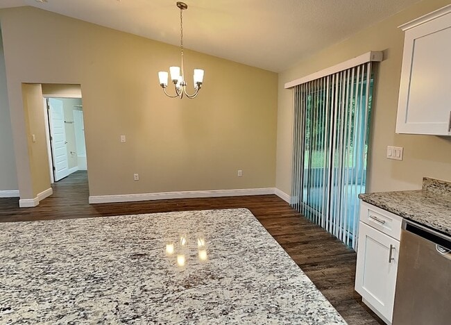 904 W Rum Pl in Citrus Springs, FL - Building Photo - Building Photo