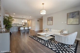 1202 Waukegan Rd in Glenview, IL - Building Photo - Building Photo