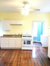 37 Lincoln Ave, Unit 1 in Bristol, RI - Building Photo - Building Photo
