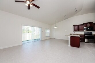700 Pincon Ln in Poinciana, FL - Building Photo - Building Photo