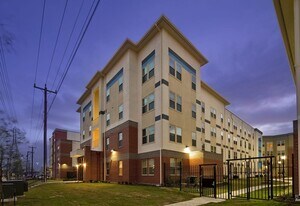 703 N San Marcos in San Antonio, TX - Building Photo