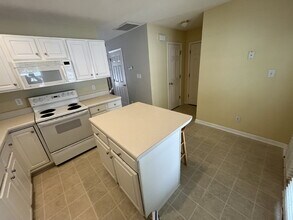 24 Sidney Marie Ct in Greensboro, NC - Building Photo - Building Photo