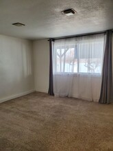 1137 W Lakeside Dr in Moses Lake, WA - Building Photo - Building Photo