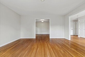 119 Brambach Rd in Scarsdale, NY - Building Photo - Building Photo