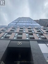 35 Parliament St in Toronto, ON - Building Photo