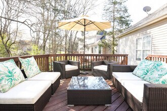 10301 Rougemont Ln in Charlotte, NC - Foto de edificio - Building Photo