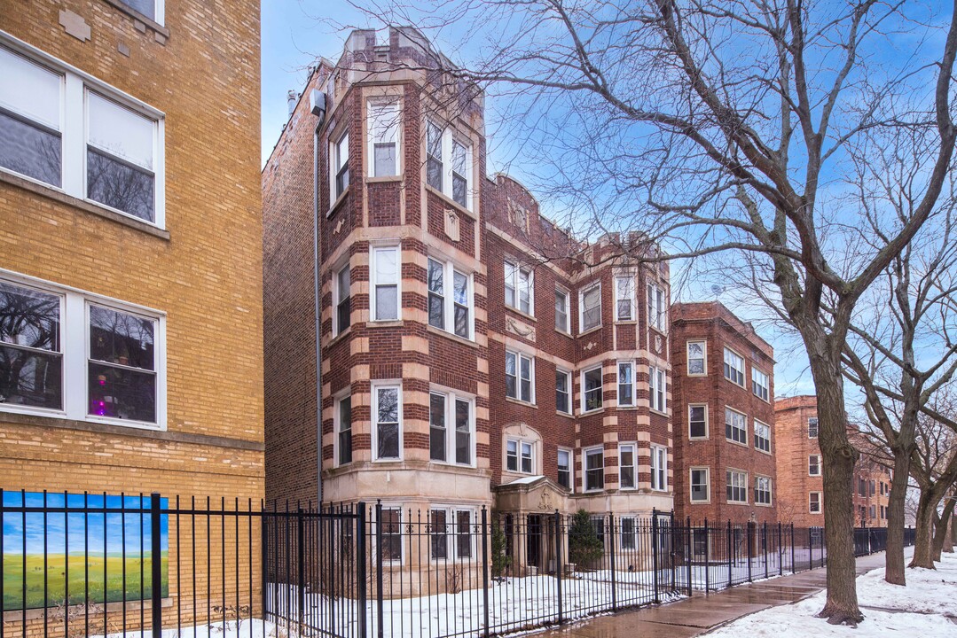 842 W Agatite Ave in Chicago, IL - Building Photo