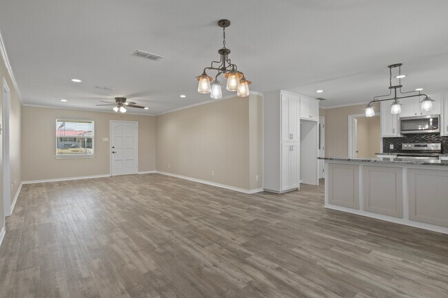 1711 Gene Dr in Mount Pleasant, TX - Building Photo - Building Photo
