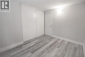 6287 O'Neil St in Niagara Falls, ON - Foto de edificio - Building Photo