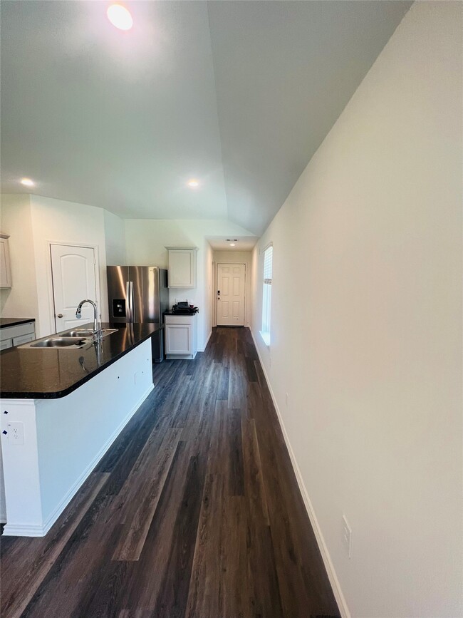 property at 5215 Mossdale Blf Ln