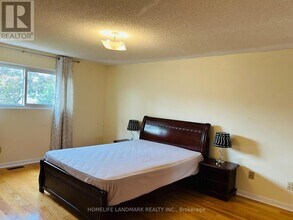 55 Sylvestre Square in Toronto, ON - Building Photo - Building Photo