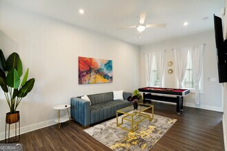 154 Chestnut Cir in Atlanta, GA - Building Photo - Building Photo