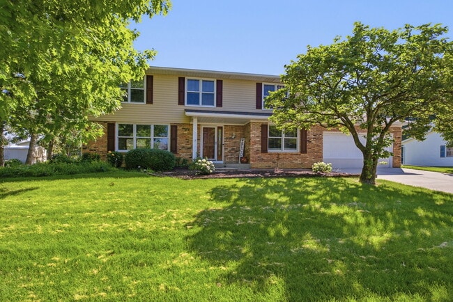 property at 4813 Surrey Ct