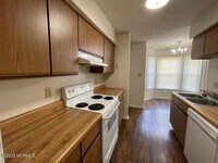 1917 Rolling Ridge Dr photo'