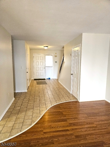 76 Continental Rd in Morris Plains, NJ - Foto de edificio - Building Photo