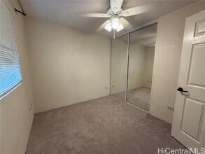 1090 Ala Napunani St in Honolulu, HI - Building Photo - Building Photo