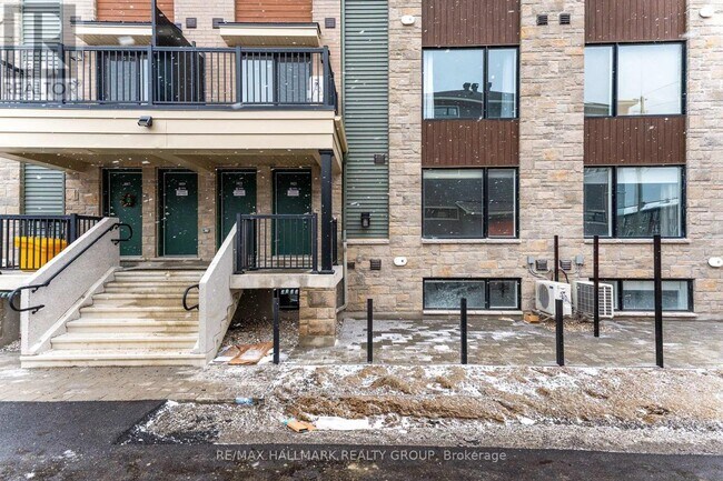 1023 Creekway Private in Ottawa, ON - Building Photo - Building Photo