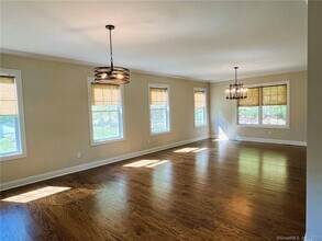 71 Ledges Rd in Ridgefield, CT - Building Photo - Building Photo