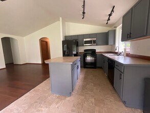 8434 Aspen Ct SE in Yelm, WA - Building Photo - Building Photo