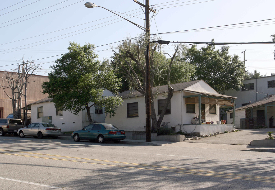 4034-4042 1/2 La Crescenta Ave in La Crescenta, CA - Building Photo